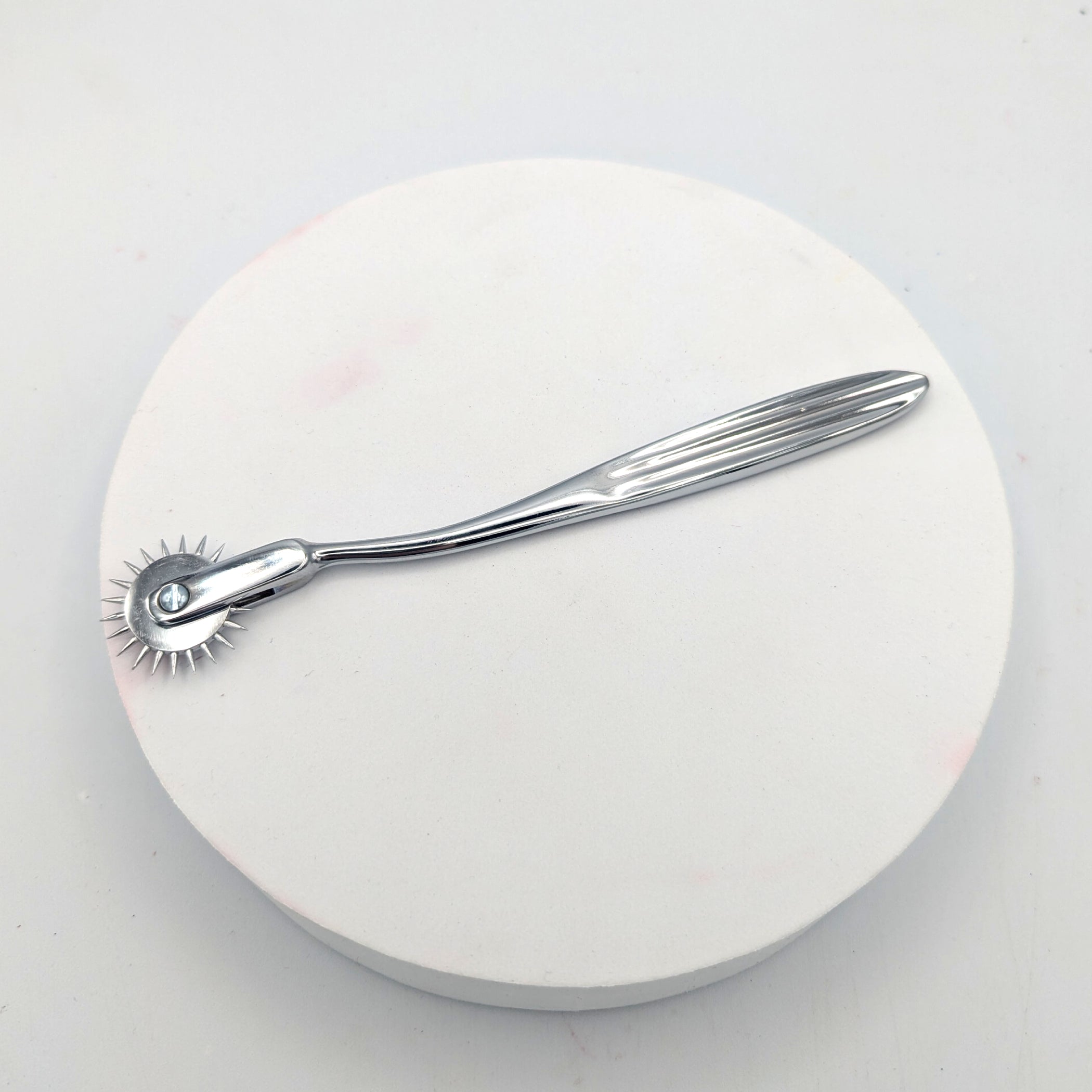 Wartenberg Wheel – Pinwheel Roller – Polish silver or Rainbow!